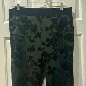 Liz Claiborne Career, Flocked Stretchy Holiday Pant. Size L